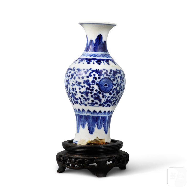 清十九世紀 青花纏枝花卉紋小瓶 - 图4